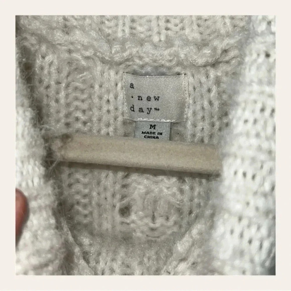 A NEW DAY TURTLE NECK SWEATER LONG SLEEVE CABLE KNITTED SIZE MEDIUM - Picture 7 of 12